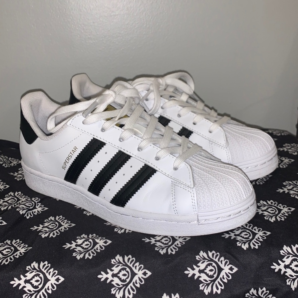 Adidas Sneakers
